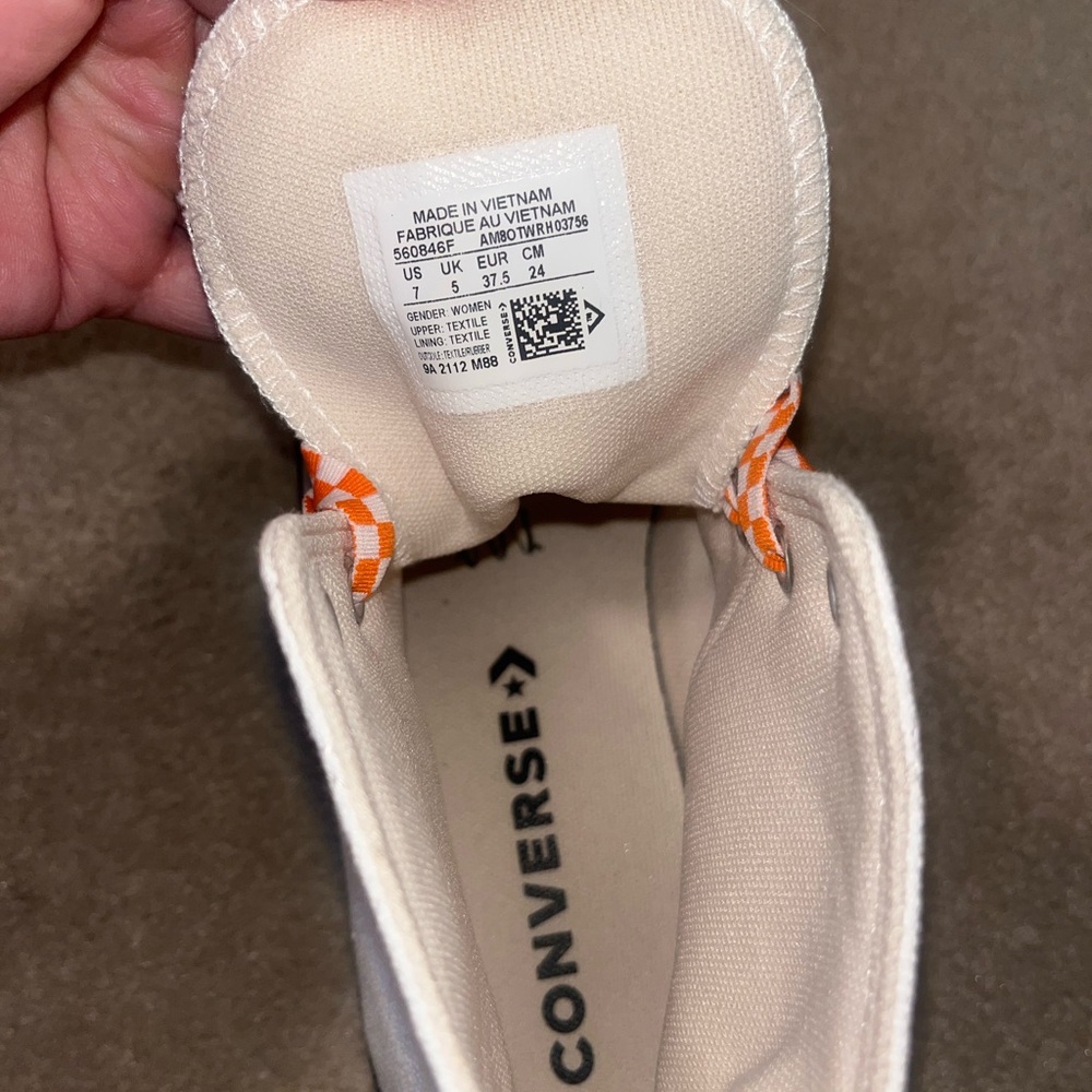 WOMENS PLATFORM CONVERSE SIZE 7